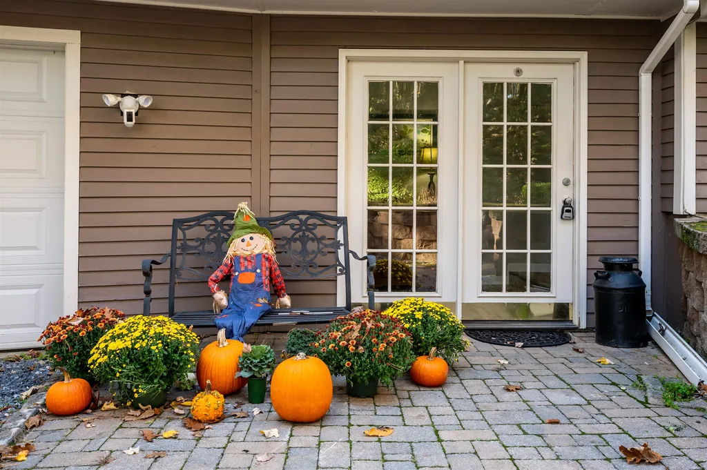 92 Meadowbrook Drive Barrington NH 03825