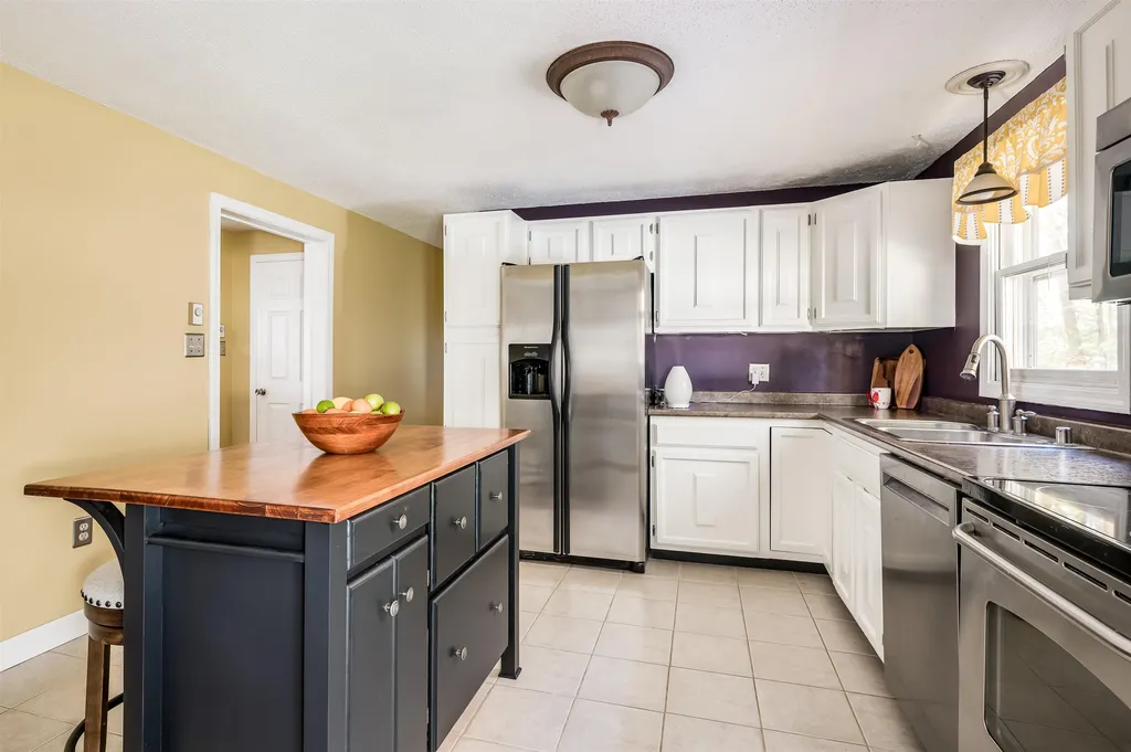 92 Meadowbrook Drive Barrington NH 03825