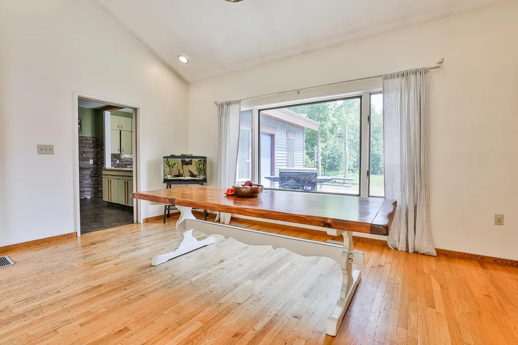 73 Averill Road Brookline NH 03033