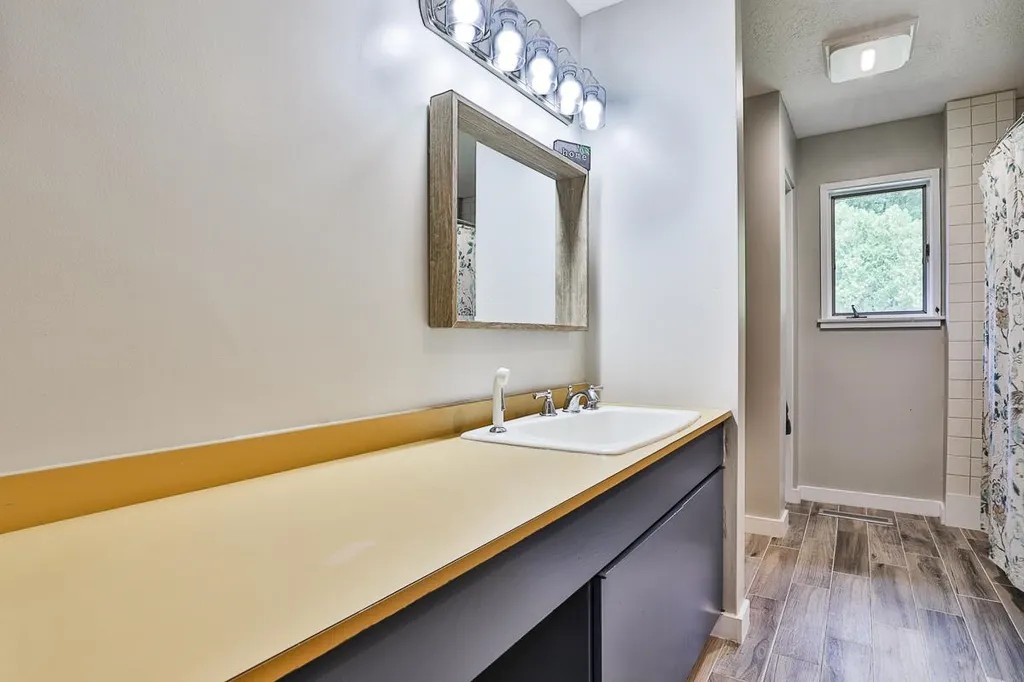 73 Averill Road Brookline NH 03033