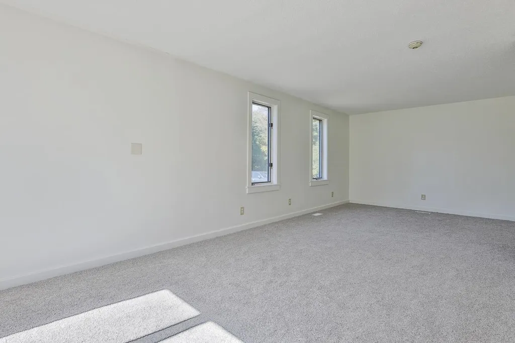 73 Averill Road Brookline NH 03033