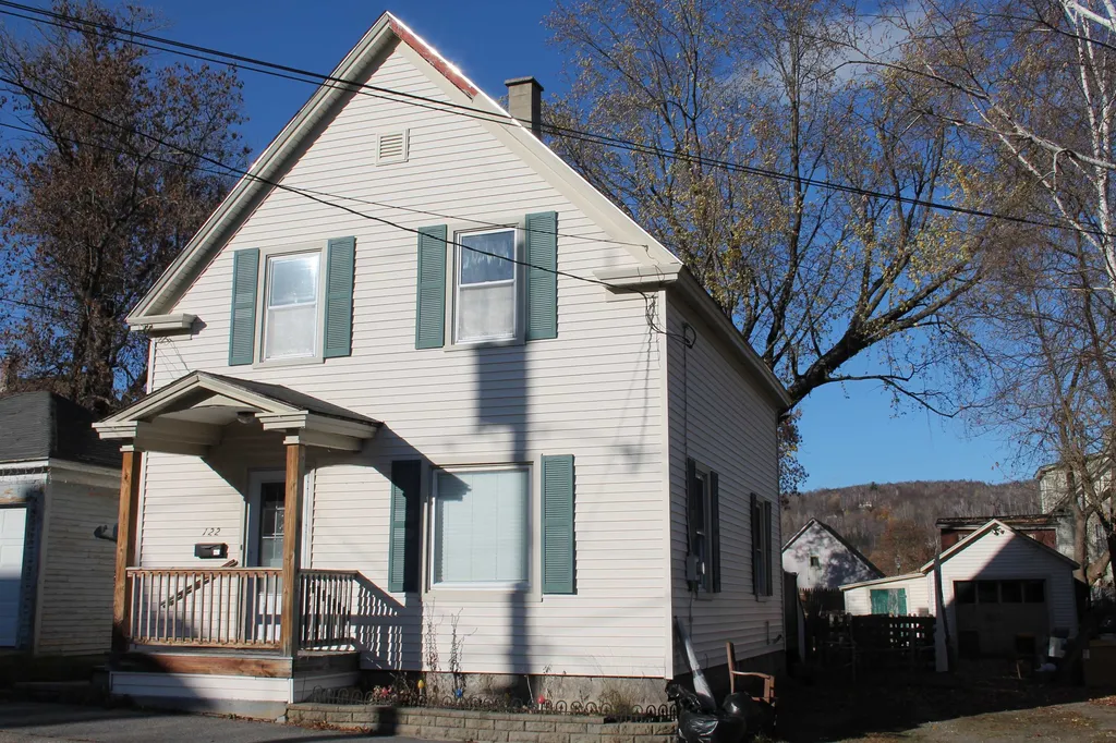 122 Mannering Street Berlin NH 03570