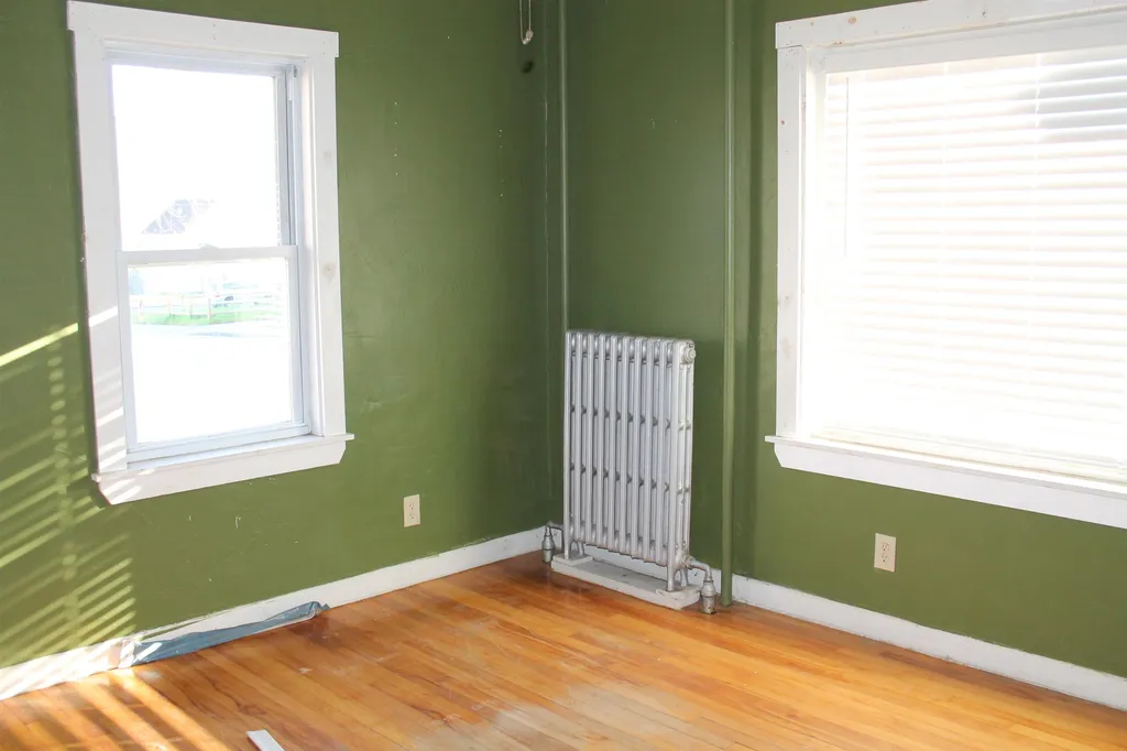 122 Mannering Street Berlin NH 03570