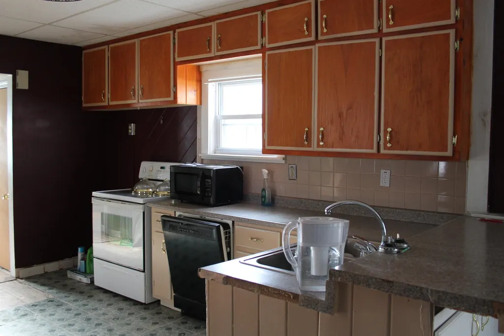 122 Mannering Street Berlin NH 03570