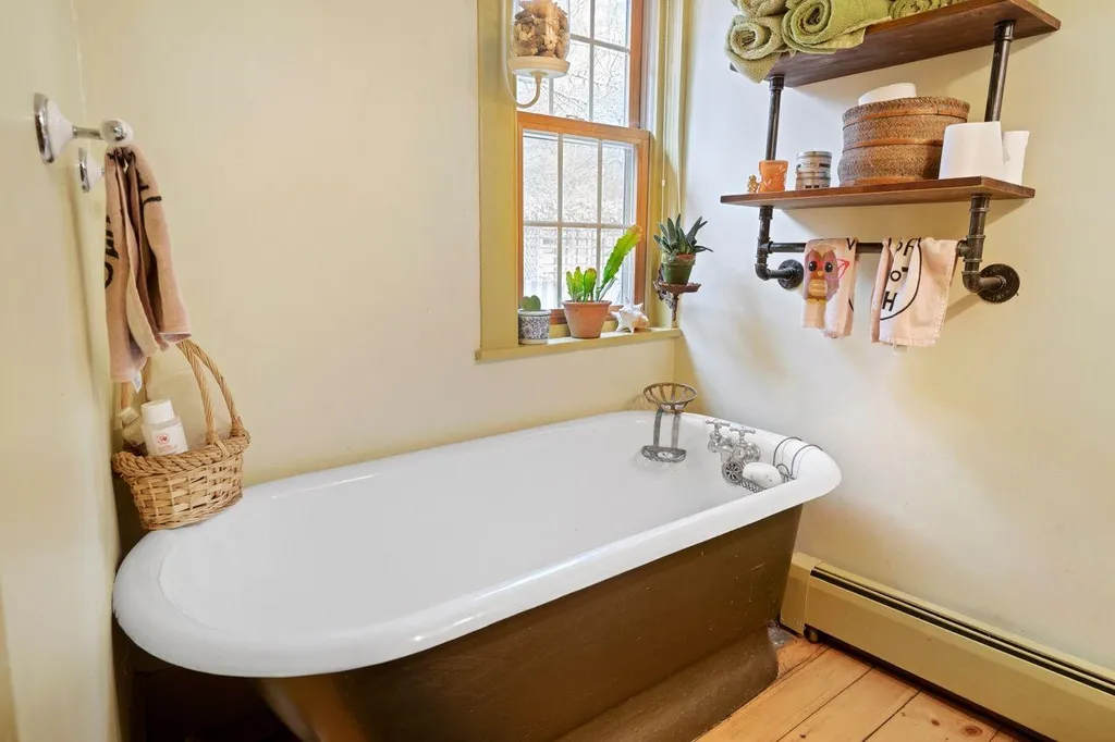 532 Union Road Belmont NH 03220