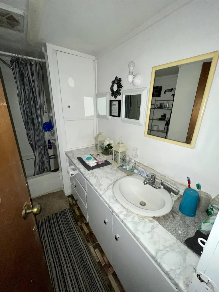28 Ponderosa Avenue Nashua NH 03062