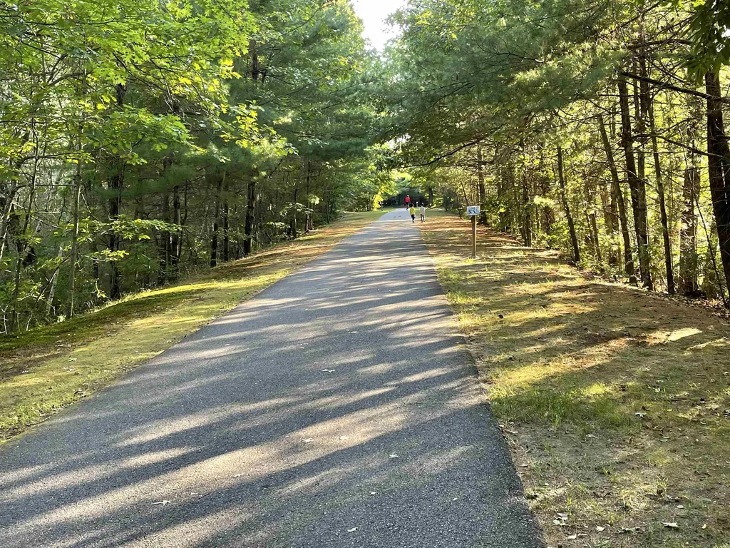 28 Ponderosa Avenue Nashua NH 03062