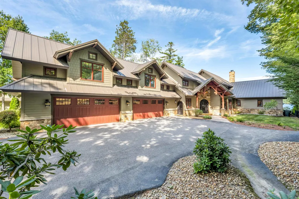 233 Dockham Shore Road Gilford NH 03249
