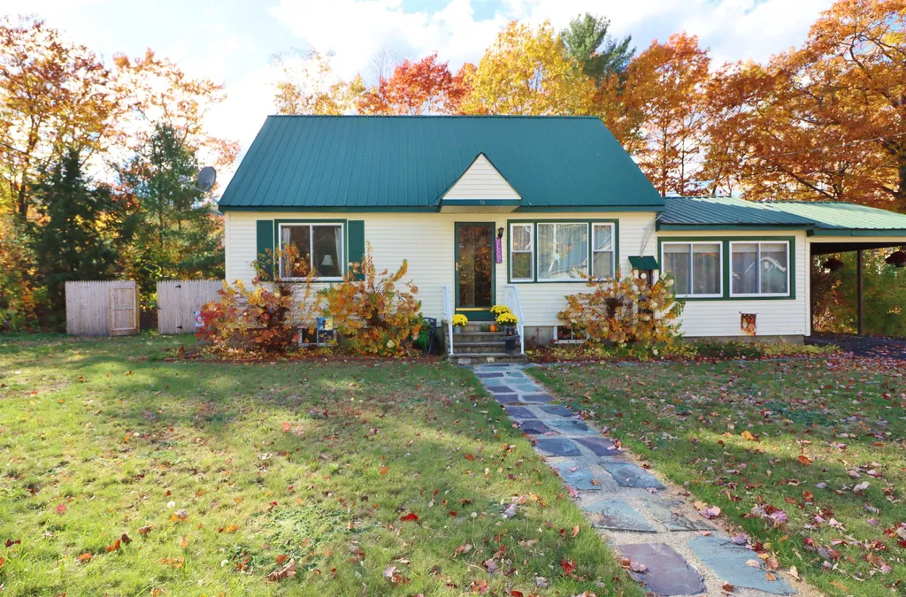 18 Mill Street Gorham NH 03581