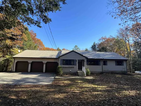 83 Old Center Road Deerfield NH 03037