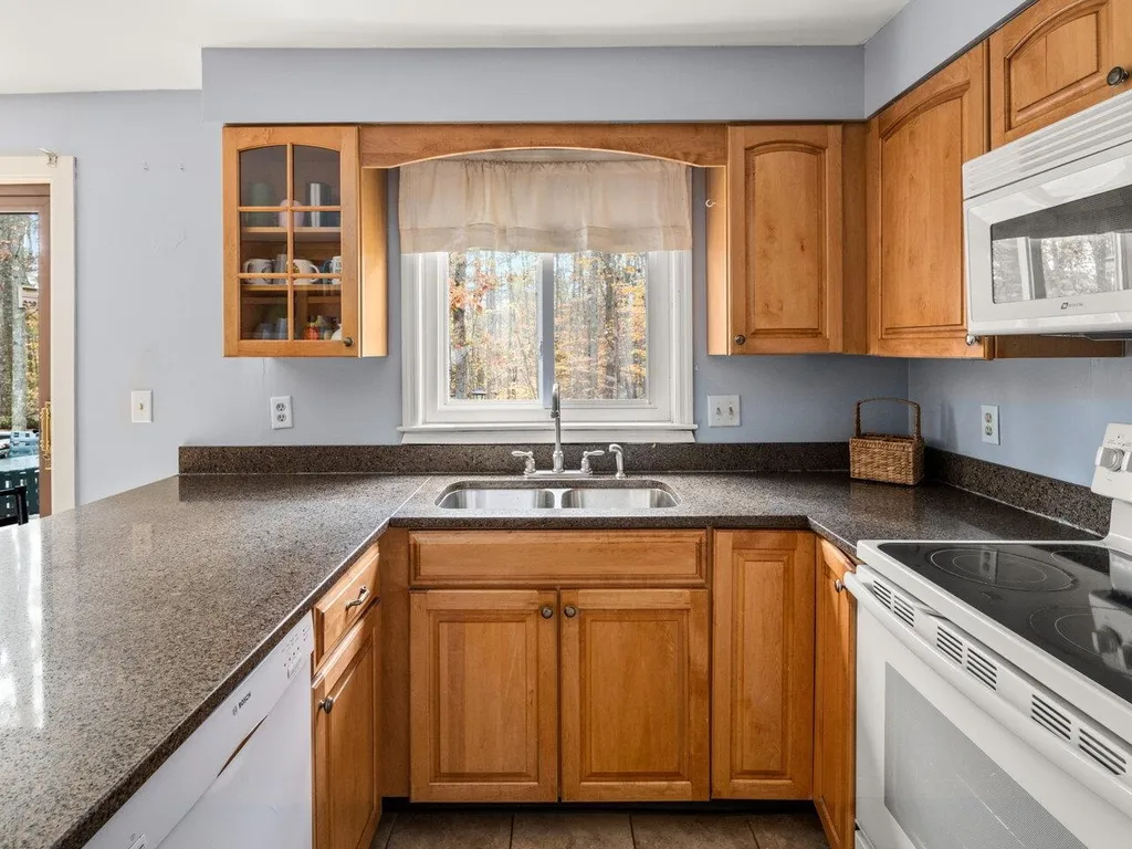 23 Skyline Drive Essex VT 05452