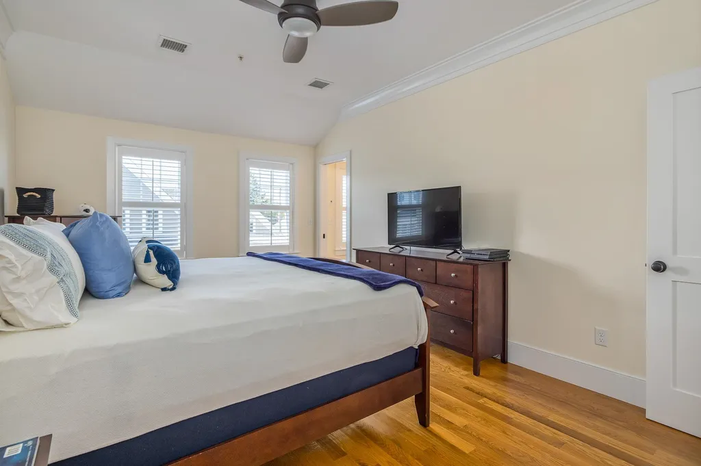 26 Cornwall Street Portsmouth NH 03801