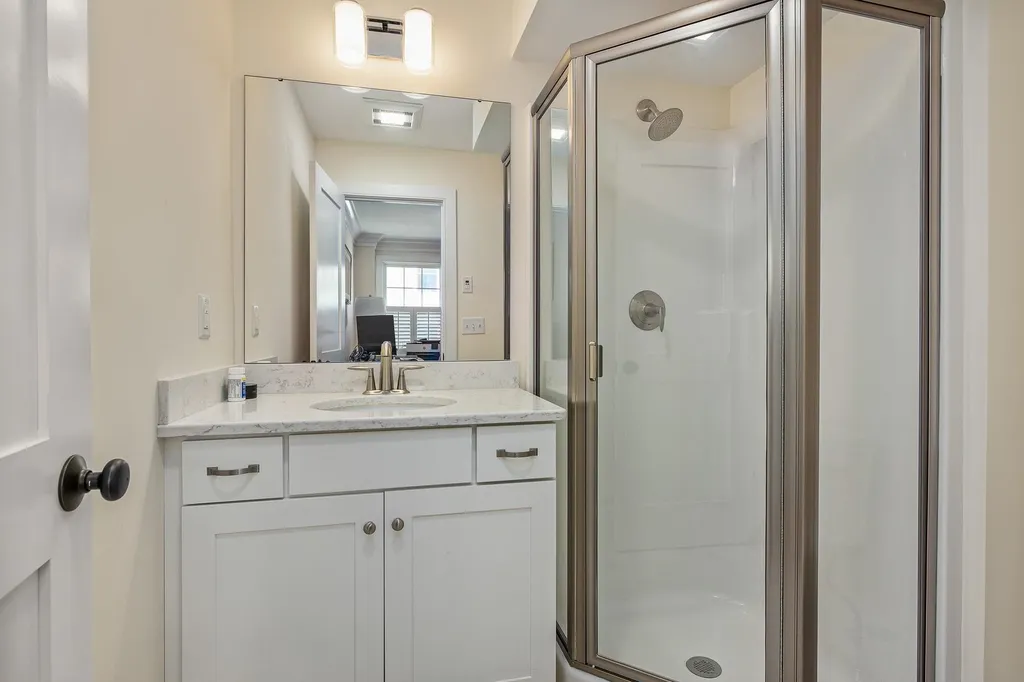 26 Cornwall Street Portsmouth NH 03801