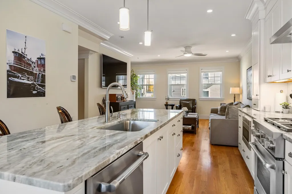 26 Cornwall Street Portsmouth NH 03801