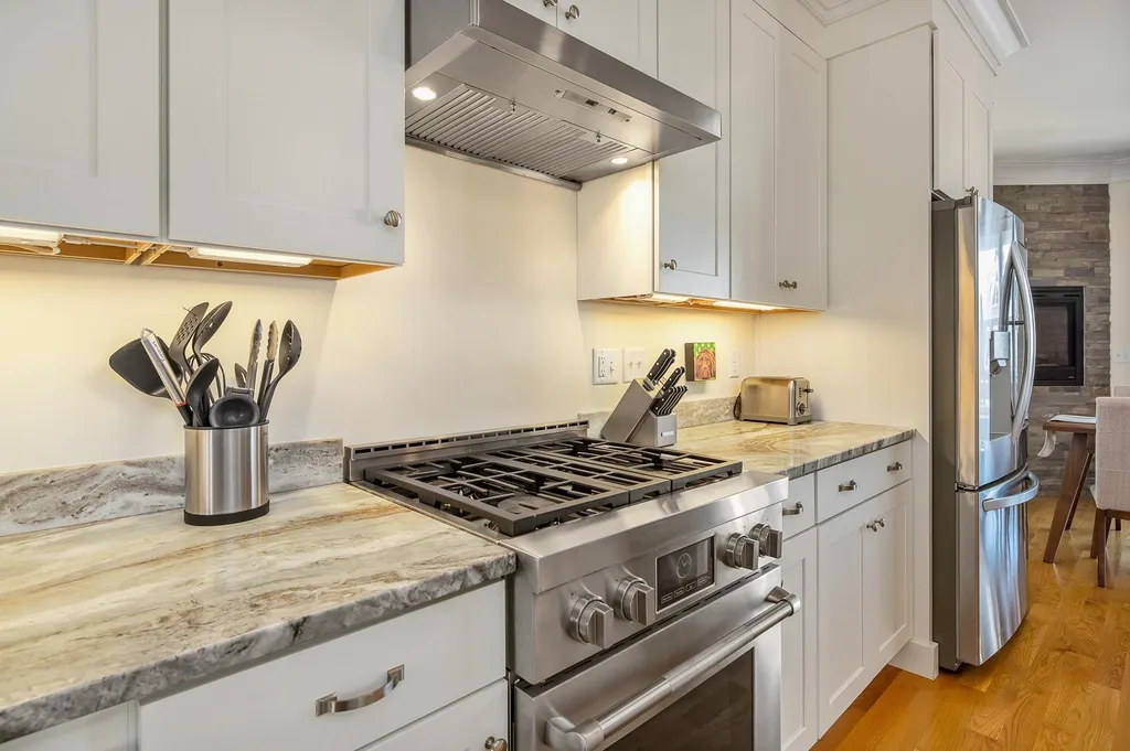 26 Cornwall Street Portsmouth NH 03801