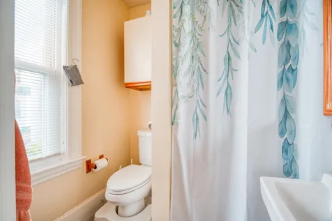 8 Worcester Street Nashua NH 03060