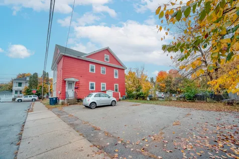 8 Worcester Street Nashua NH 03060