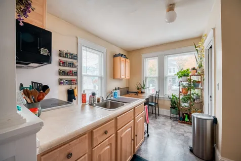 8 Worcester Street Nashua NH 03060