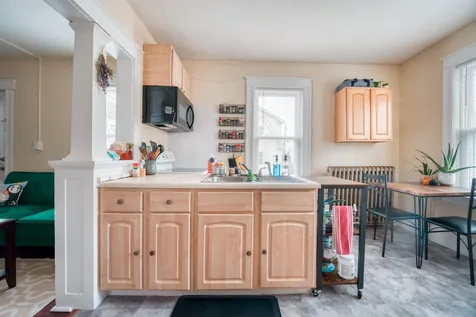8 Worcester Street Nashua NH 03060