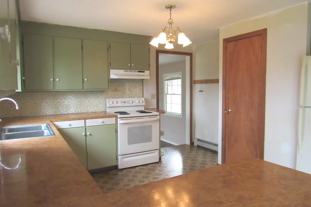 725 Eley Lane Pembroke NH 03275