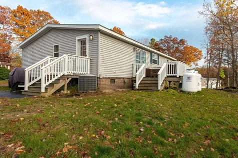 8 S Fuchsia Drive Rochester NH 03867