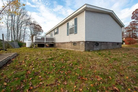 8 S Fuchsia Drive Rochester NH 03867