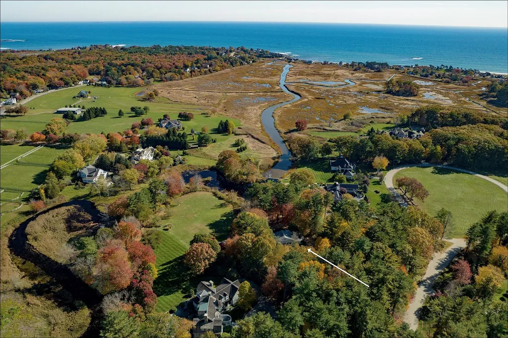 14 Runnymede Drive North Hampton NH 03862