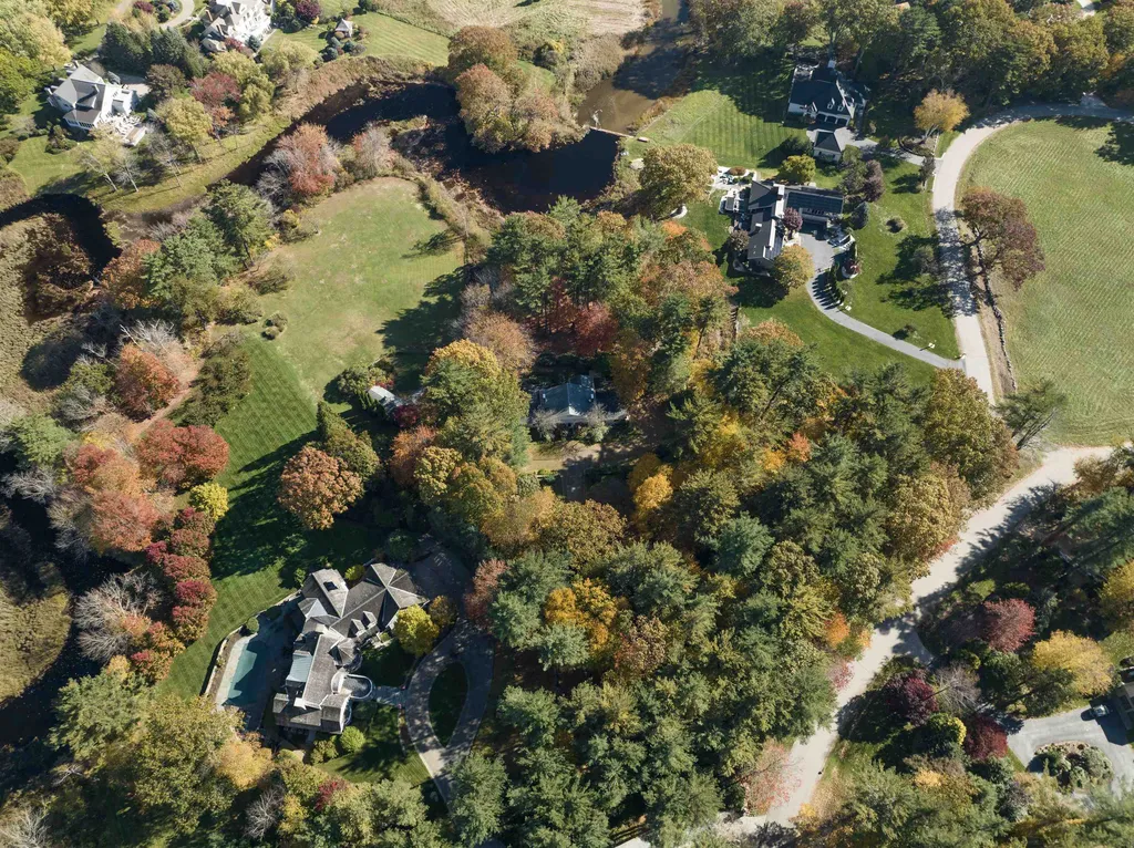14 Runnymede Drive North Hampton NH 03862
