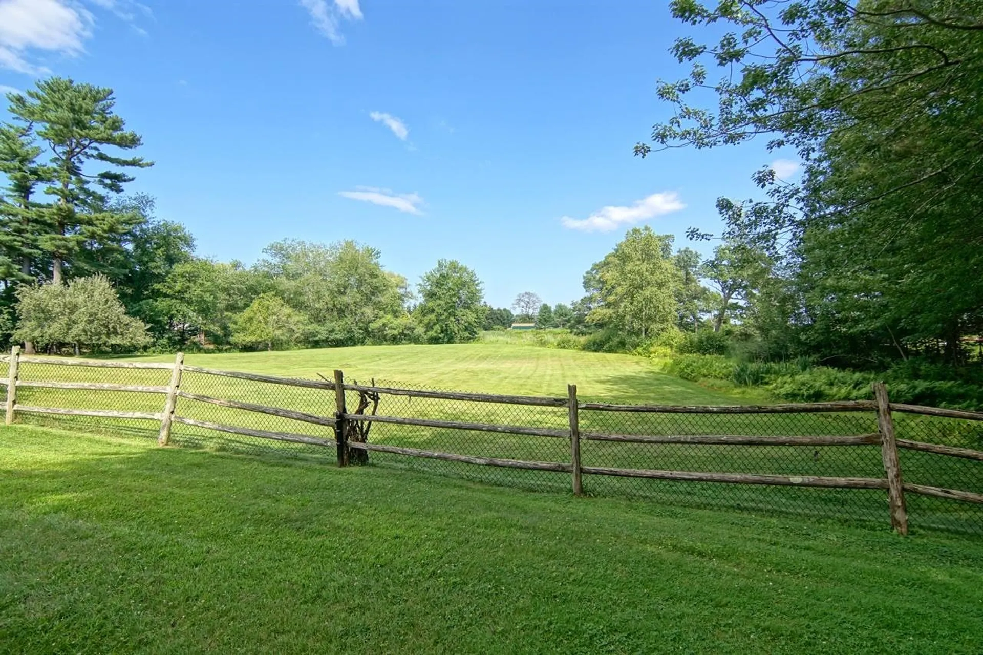 14 Runnymede Drive North Hampton NH 03862