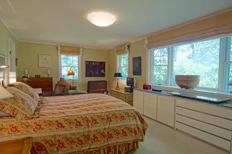14 Runnymede Drive North Hampton NH 03862