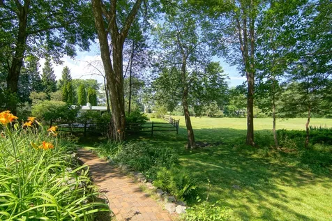 14 Runnymede Drive North Hampton NH 03862