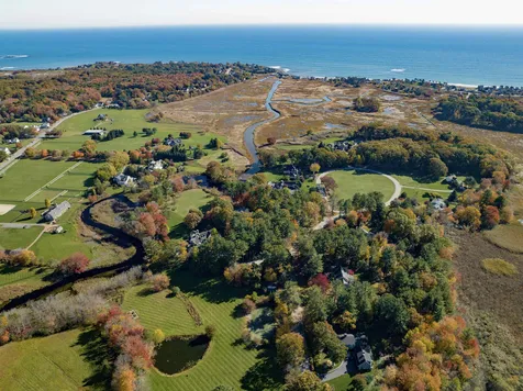 14 Runnymede Drive North Hampton NH 03862
