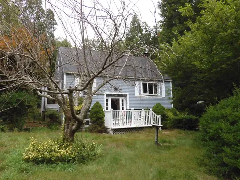 5 Tara Lane Newton NH 03858