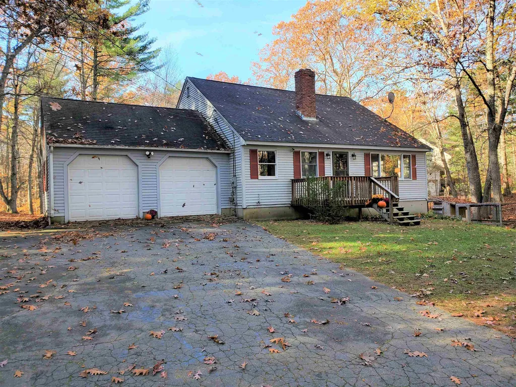 68 Heath Street Newton NH 03858