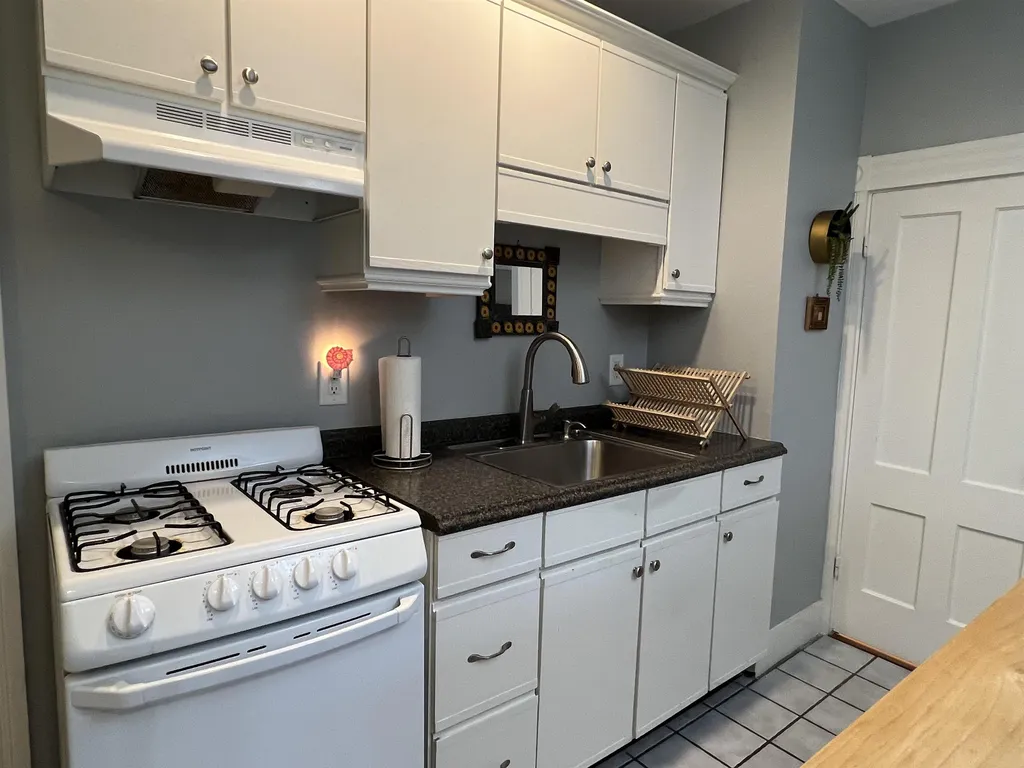 84 Goffe Street Manchester NH 03102