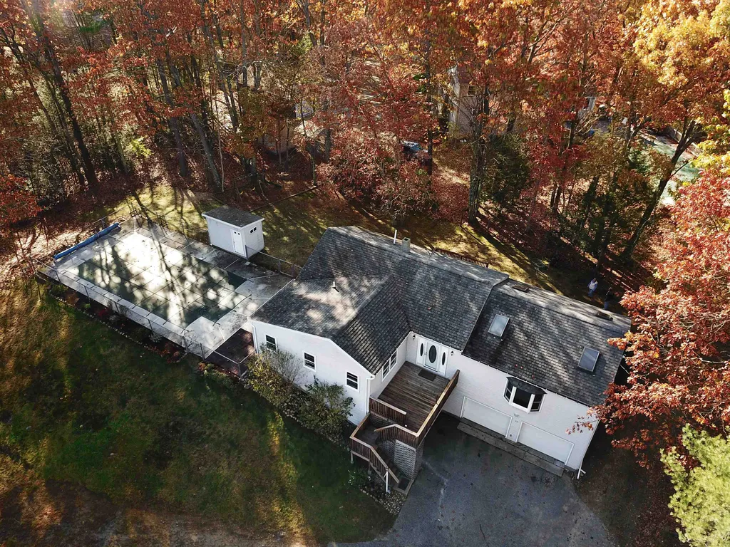 12 Meadowview Drive Newton NH 03858