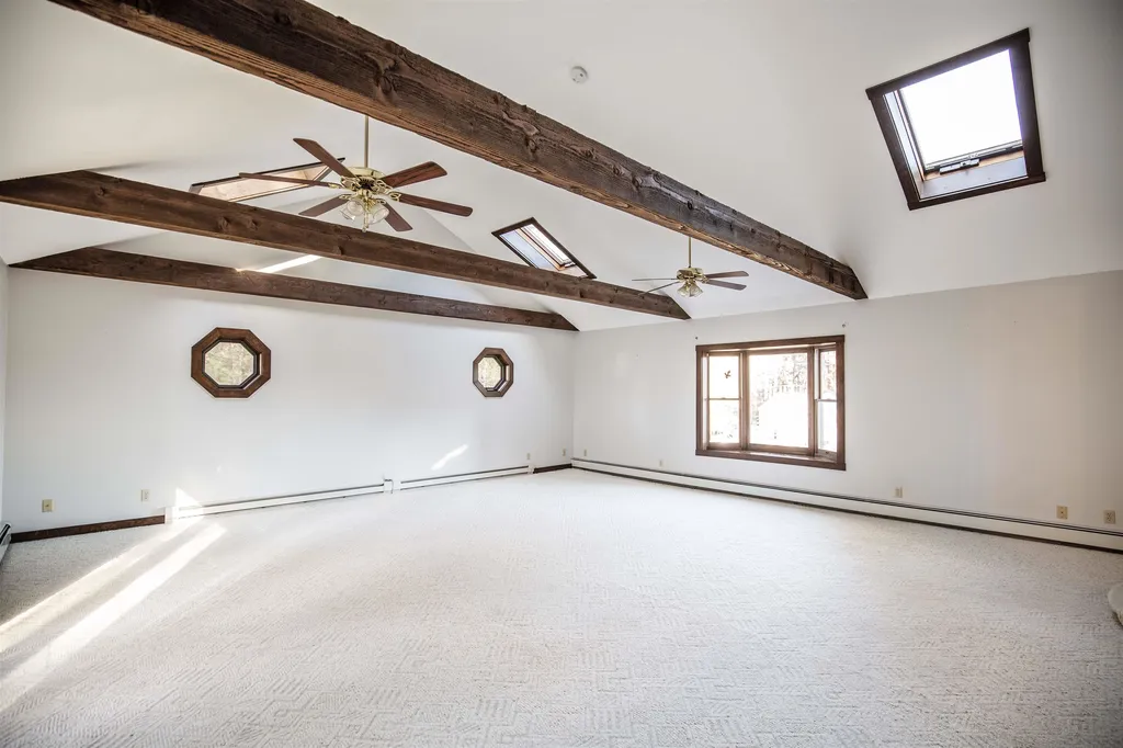 12 Meadowview Drive Newton NH 03858
