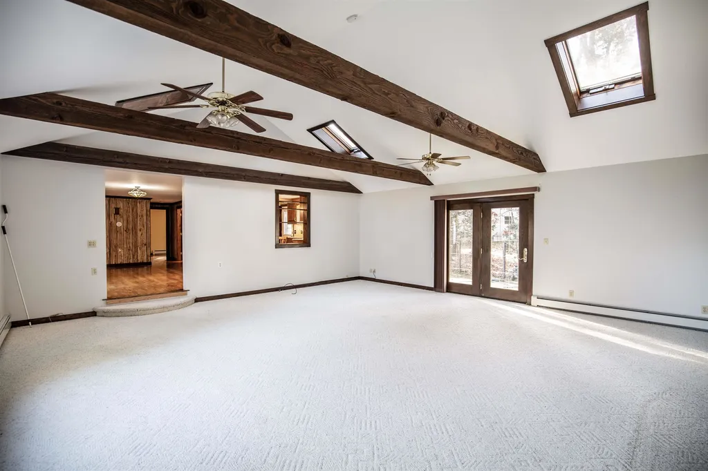 12 Meadowview Drive Newton NH 03858