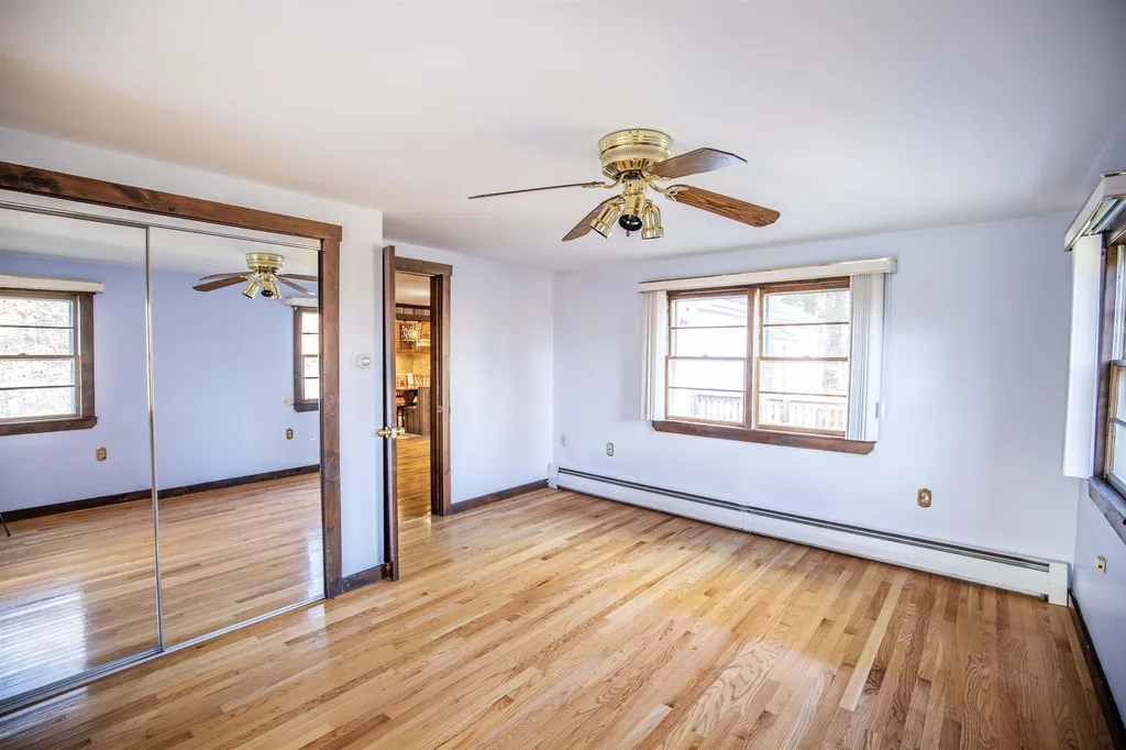 12 Meadowview Drive Newton NH 03858