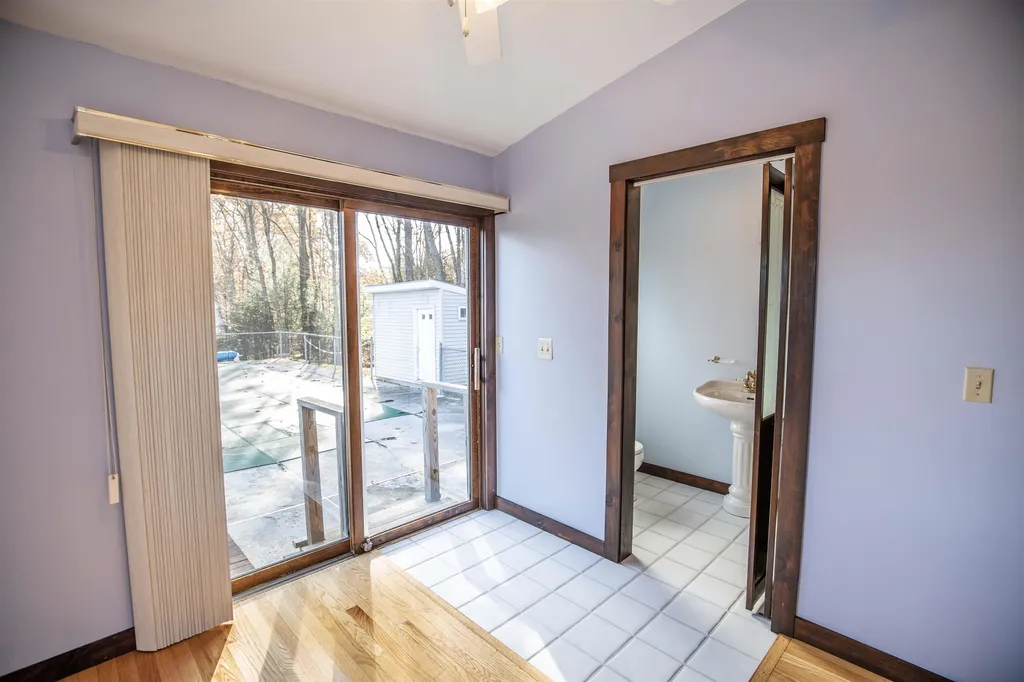 12 Meadowview Drive Newton NH 03858