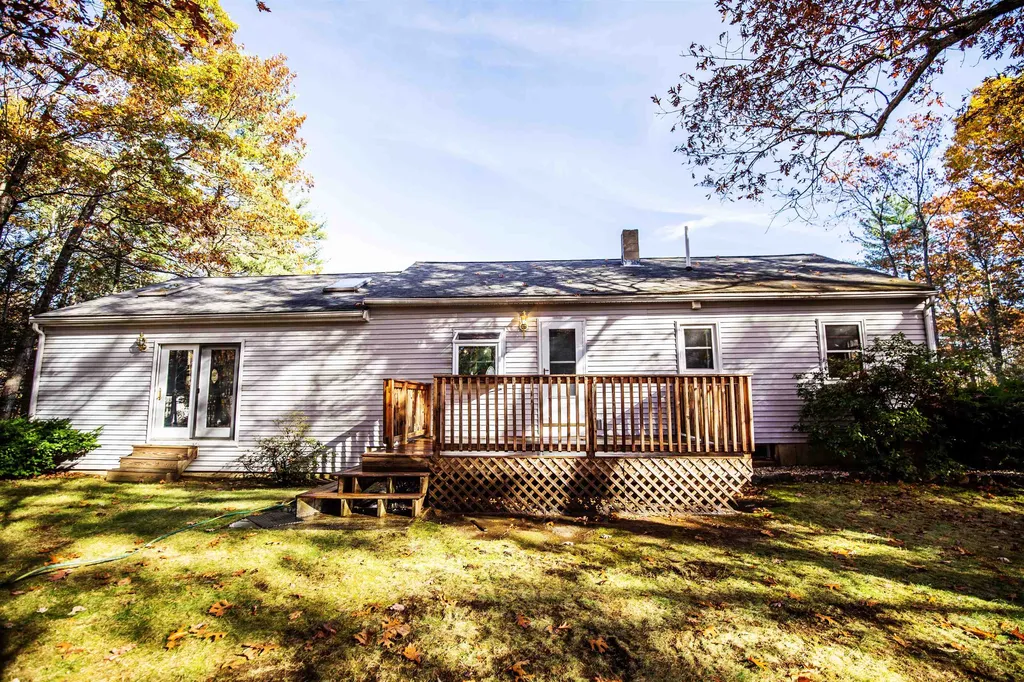 12 Meadowview Drive Newton NH 03858