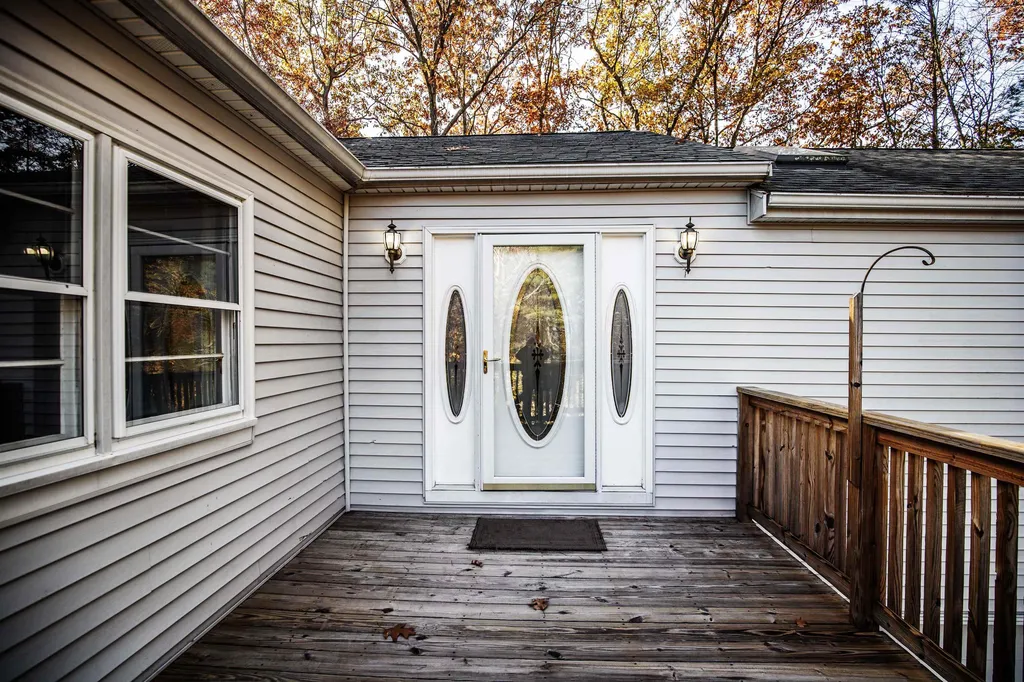 12 Meadowview Drive Newton NH 03858