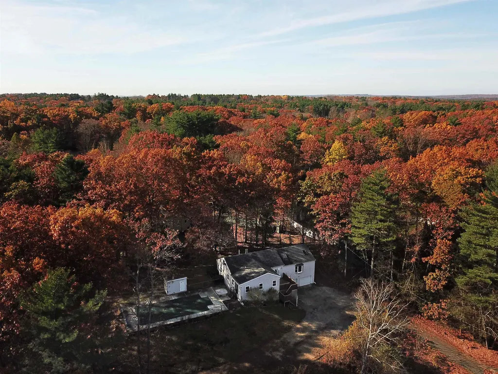 12 Meadowview Drive Newton NH 03858