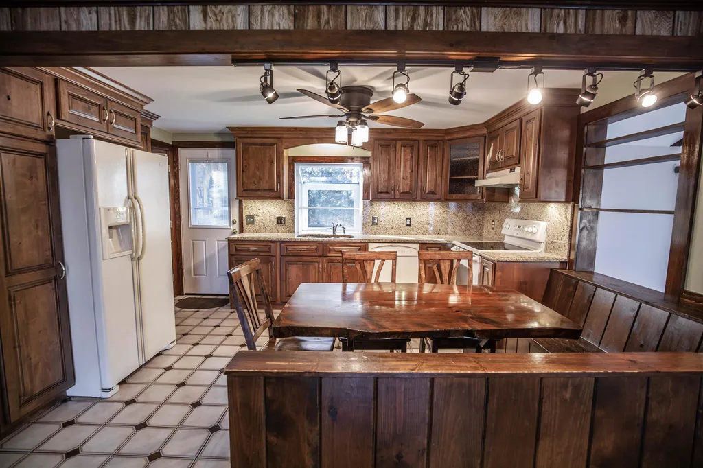 12 Meadowview Drive Newton NH 03858