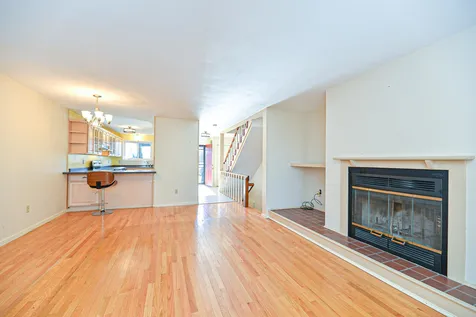16 Thornhill Road Stratham NH 03885