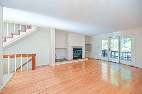 16 Thornhill Road Stratham NH 03885