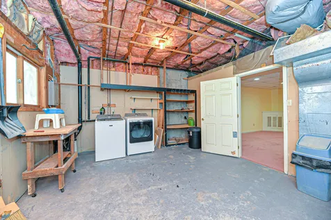 16 Thornhill Road Stratham NH 03885