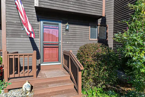 16 Thornhill Road Stratham NH 03885
