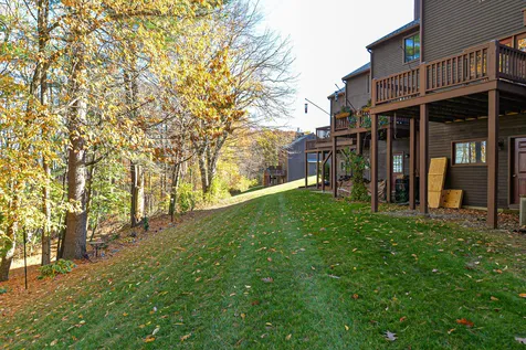 16 Thornhill Road Stratham NH 03885