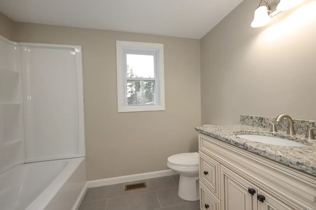 5 Hersey Lane Stratham NH 03885